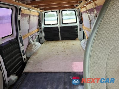 Zdjęcie 10 z 13 samochodu: 2011 GMC SAVANA G1500 VIN:1GTS7AF45B1140885 - miniatura