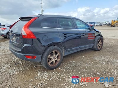 Trzecie zdjęcie samochodu z tyłu: 2013 VOLVO XC60 T6 VIN:YV4902DZXD2387126 - miniatura