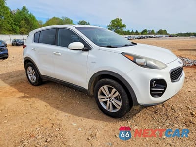 Czwarte zdjęcie samochodu z boku: 2018 KIA SPORTAGE LX VIN:KNDPMCAC8J7426671 - miniatura