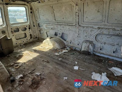 Zdjęcie 10 z 13 samochodu: 2001 FORD ECONOLINE E250 VAN VIN:1FTNE24L91HA85558 - miniatura
