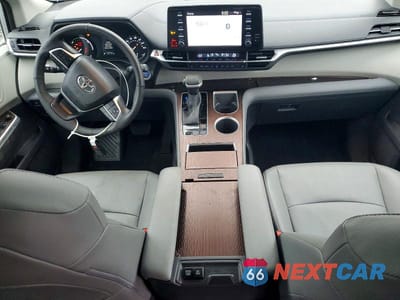 Zdjęcie 8 z 13 samochodu: 2023 TOYOTA SIENNA XLE 7-PASSENGER VIN:5TDYRKEC2PS143286 - miniatura