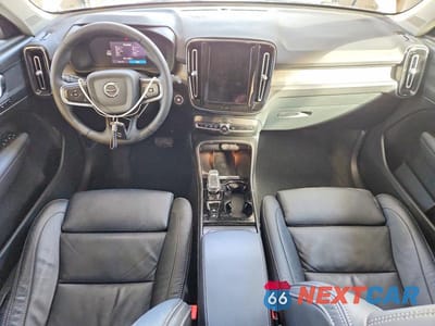 Zdjęcie 8 z 12 samochodu: 2023 VOLVO XC40 PLUS VIN:YV4L12UW8P2096699 - miniatura