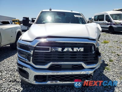 Piąte zdjęcie samochodu w środku: 2026 RAM 2500 TRADESMAN VIN:3C63R5CL5TG190133 - miniatura