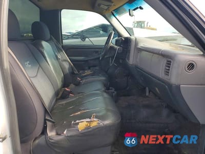 Zdjęcie 10 z 12 samochodu: 2001 CHEV SILVERADO 1500 VIN:1GCEC14T51E243119 - miniatura