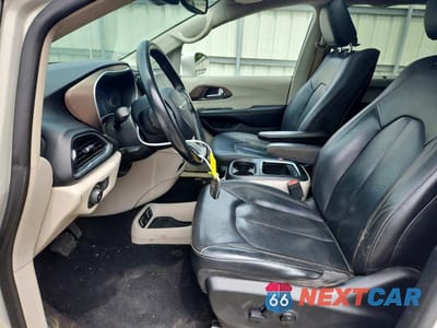 Zdjęcie 7 z 13 samochodu: 2019 CHRYSLER PACIFICA TOURING L PLUS VIN:2C4RC1EG3KR604905 - miniatura