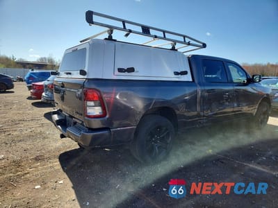 Trzecie zdjęcie samochodu z tyłu: 2023 RAM 1500 BIG HORN VIN:1C6SRFMT1PN595967 - miniatura