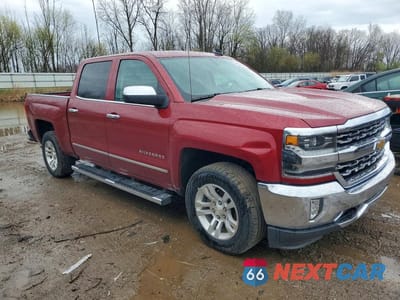 Czwarte zdjęcie samochodu z boku: 2018 CHEVROLET SILVERADO K1500 LTZ VIN:3GCUKSEC3JG173213 - miniatura