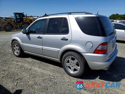 Drugie zdjęcie samochodu z przodu: 2000 MERCEDES-BENZ ML 430 VIN:4JGAB72E8YA194018 - miniatura