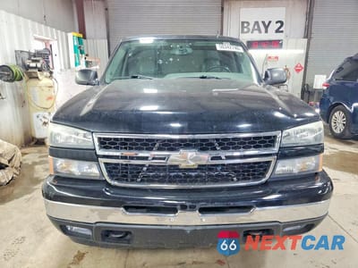 Piąte zdjęcie samochodu w środku: 2006 CHEVROLET SILVERADO K1500 VIN:1GCEK19B16Z207222 - miniatura