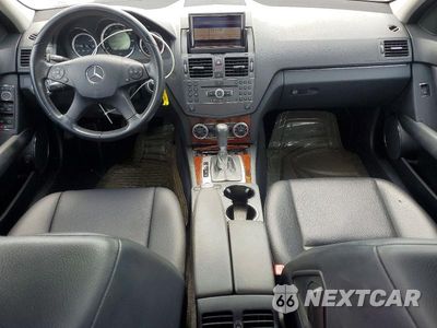 Zdjęcie 8 z 12 samochodu: 2010 MERCEDES-BENZ C 300 4MATIC VIN:WDDGF8BBXAR131370 - miniatura