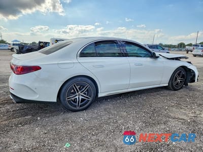 Trzecie zdjęcie samochodu z tyłu: 2025 MERCEDES-BENZ E 350 VIN:W1KLF4GB9SA128279 - miniatura