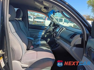 Piąte zdjęcie samochodu w środku: 2015 TOYOTA TACOMA PRERUNNER V6 VIN:3TMJU4GN4FM179327 - miniatura