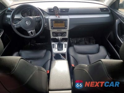Zdjęcie 8 z 12 samochodu: 2010 VOLKSWAGEN PASSAT KOMFORT VIN:WVWJK7AN6AE138082 - miniatura