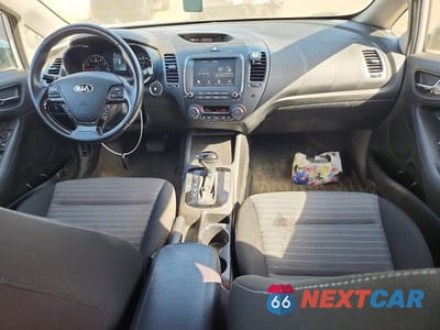 Zdjęcie 8 z 13 samochodu: 2017 KIA FORTE EX VIN:3KPFL4A8XHE073778 - miniatura
