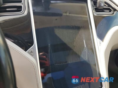 Zdjęcie 9 z 11 samochodu: 2014 TESLA MODEL S VIN:5YJSA1S12EFP32933 - miniatura