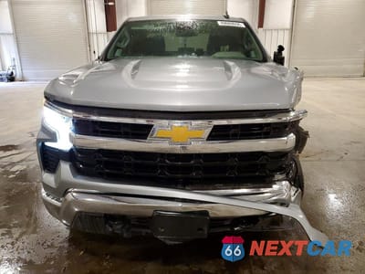 Piąte zdjęcie samochodu w środku: 2025 CHEVROLET SILVERADO K1500 LT VIN:1GCRKDED4SZ108088 - miniatura