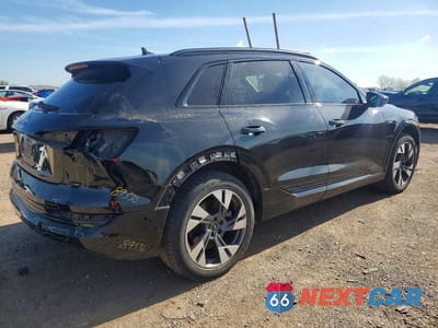 Trzecie zdjęcie samochodu z tyłu: 2021 AUDI E-TRON PREMIUM VIN:WA1AAAGE6MB024011 - miniatura