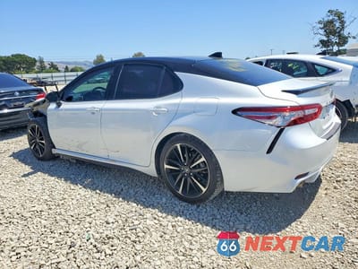 Drugie zdjęcie samochodu z przodu: 2018 TOYOTA CAMRY XSE VIN:4T1B61HK8JU106253 - miniatura