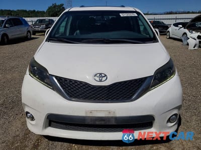 Piąte zdjęcie samochodu w środku: 2016 TOYOTA SIENNA LE 8-PASSENGER VIN:5TDXK3DC4GS742181 - miniatura