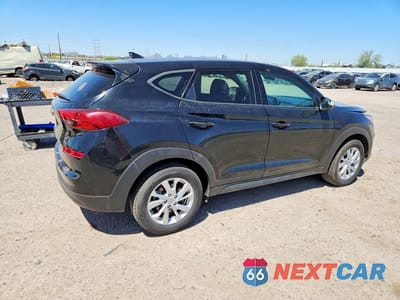 Trzecie zdjęcie samochodu z tyłu: 2019 HYUNDAI TUCSON SE VIN:KM8J23A43KU925476 - miniatura