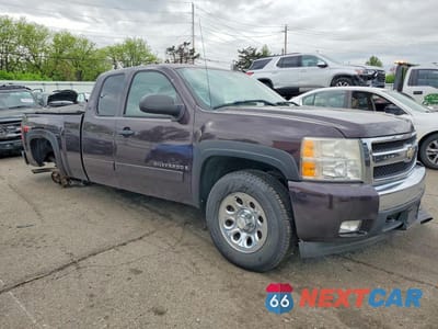 Czwarte zdjęcie samochodu z boku: 2008 CHEVROLET SILVERADO K1500 VIN:2GCEK190481192712 - miniatura