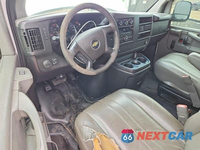 Zdjęcie 8 z 13 samochodu: 2014 CHEVROLET EXPRESS G2500 UTILITY / SERVICE VAN VIN:1GCWGFBA1E1101788 - miniatura