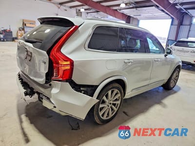 Trzecie zdjęcie samochodu z tyłu: 2016 VOLVO XC90 T6 VIN:YV4A22PL9G1073413 - miniatura