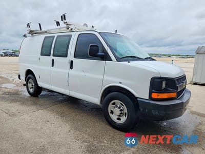 Czwarte zdjęcie samochodu z boku: 2013 CHEVROLET EXPRESS G2500 UTILITY / SERVICE VAN VIN:1GCWGFCA3D1903305 - miniatura