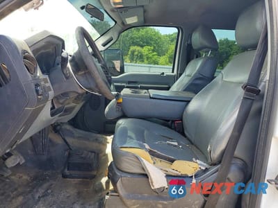 Zdjęcie 7 z 12 samochodu: 2015 FORD F350 SUPER DUTY VIN:1FT8W3B66FEB45852 - miniatura
