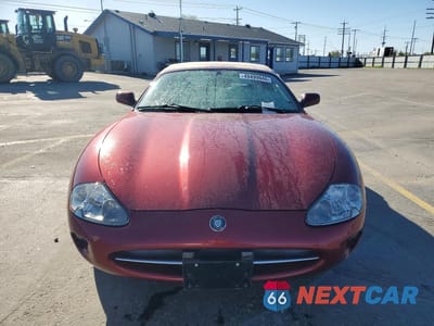 Piąte zdjęcie samochodu w środku: 1997 JAGUAR XK8 VIN:SAJGX2744VC016501 - miniatura