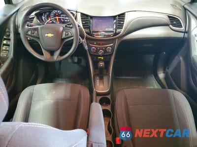 Zdjęcie 8 z 11 samochodu: 2020 CHEVROLET TRAX LS VIN:3GNCJKSB0LL273779 - miniatura