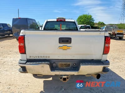 Zdjęcie 6 z 11 samochodu: 2018 CHEVROLET SILVERADO C2500 HEAVY DUTY VIN:1GC1CUEY6JF119011 - miniatura