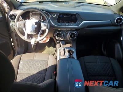 Zdjęcie 8 z 13 samochodu: 2021 CHEVROLET BLAZER 2LT VIN:3GNKBCR47MS573056 - miniatura