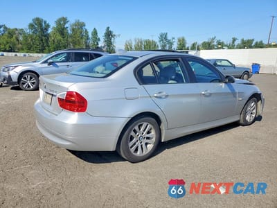 Trzecie zdjęcie samochodu z tyłu: 2006 BMW 325 XI VIN:WBAVD13586KV03972 - miniatura