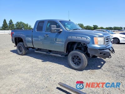 Czwarte zdjęcie samochodu z boku: 2009 GMC SIERRA K1500 SLE VIN:2GTEK290991135235 - miniatura