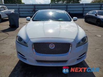 Piąte zdjęcie samochodu w środku: 2014 JAGUAR XJ VIN:SAJWA1CZ0E8V71540 - miniatura