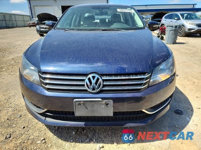 Piąte zdjęcie samochodu w środku: 2013 VOLKSWAGEN PASSAT SE VIN:1VWBH7A38DC090177 - miniatura