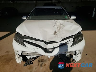 Piąte zdjęcie samochodu w środku: 2019 TOYOTA CAMRY LE VIN:4T1B11HK7KU189951 - miniatura