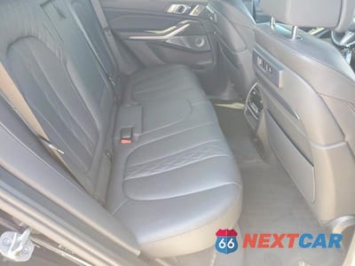 Zdjęcie 10 z 13 samochodu: 2021 BMW X5 M50I VIN:5UXJU4C02M9H11195 - miniatura