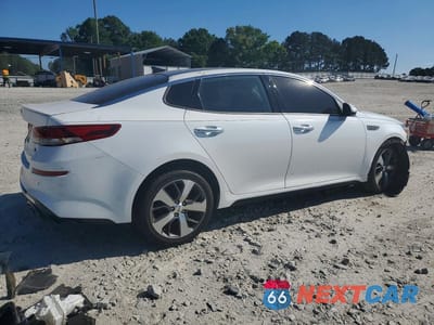 Trzecie zdjęcie samochodu z tyłu: 2019 KIA OPTIMA S VIN:5XXGT4L34KG302461 - miniatura