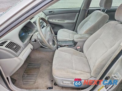 Zdjęcie 7 z 12 samochodu: 2004 TOYOTA CAMRY LE VIN:4T1BE32K34U831223 - miniatura