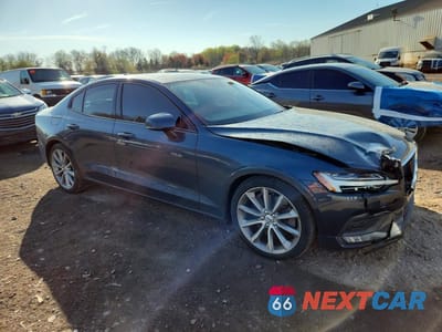 Czwarte zdjęcie samochodu z boku: 2020 VOLVO S60 T6 MOMENTUM VIN:7JRA22TK5LG041874 - miniatura