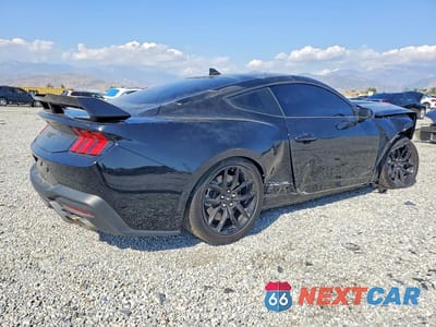 Trzecie zdjęcie samochodu z tyłu: 2025 FORD MUSTANG GT VIN:1FA6P8CF8S5411355 - miniatura
