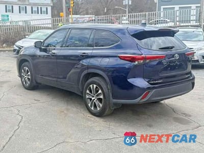 Drugie zdjęcie samochodu z przodu: 2022 TOYOTA HIGHLANDER XLE VIN:5TDGZRBH0NS579930 - miniatura