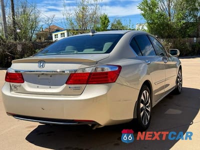 Czwarte zdjęcie samochodu z boku: 2015 HONDA ACCORD TOURING HYBRID VIN:1HGCR6F70FA011384 - miniatura
