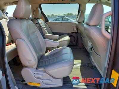 Zdjęcie 11 z 13 samochodu: 2014 TOYOTA SIENNA XLE 8-PASSENGER VIN:5TDYK3DC6ES518024 - miniatura