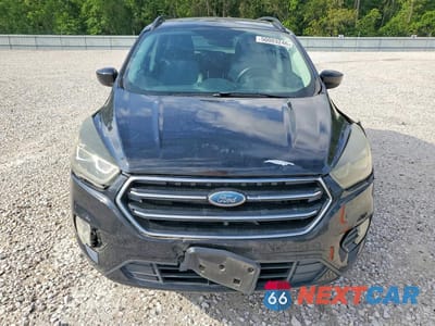 Piąte zdjęcie samochodu w środku: 2017 FORD ESCAPE SE VIN:1FMCU0GD4HUE71434 - miniatura