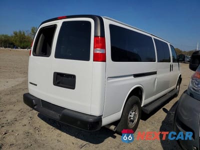 Czwarte zdjęcie samochodu z boku: 2023 CHEVROLET EXPRESS G3500 LS VIN:1GAZGNFP8P1163898 - miniatura