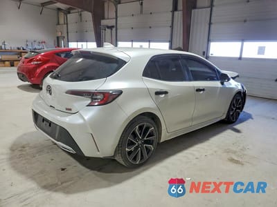 Trzecie zdjęcie samochodu z tyłu: 2019 TOYOTA COROLLA HATCHBACK XSE VIN:JTNK4RBE7K3037067 - miniatura