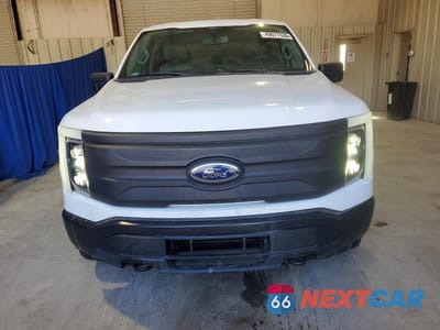 Piąte zdjęcie samochodu w środku: 2022 FORD F150 LIGHTNING PRO VIN:1FTVW1EL4NWG04894 - miniatura
